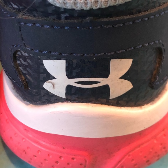 Under Armour shoe Youth 3.5/EU 35.5/ Women 5-5.5 - Picture 11 of 11